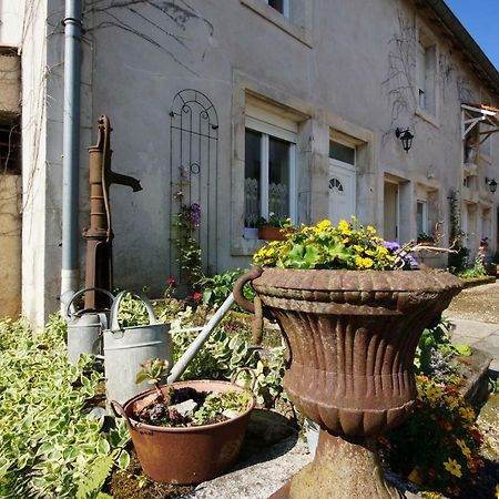 Le Clos Domremy Acomodação com café da manhã Exterior foto